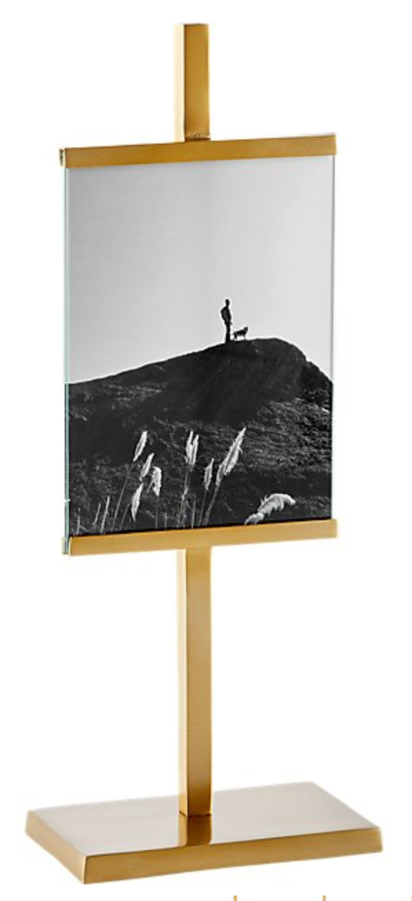Floating photo frame
